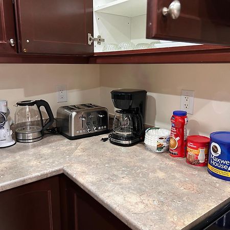 Avid Vacation Palace In Castlemore , Brampton Esterno foto