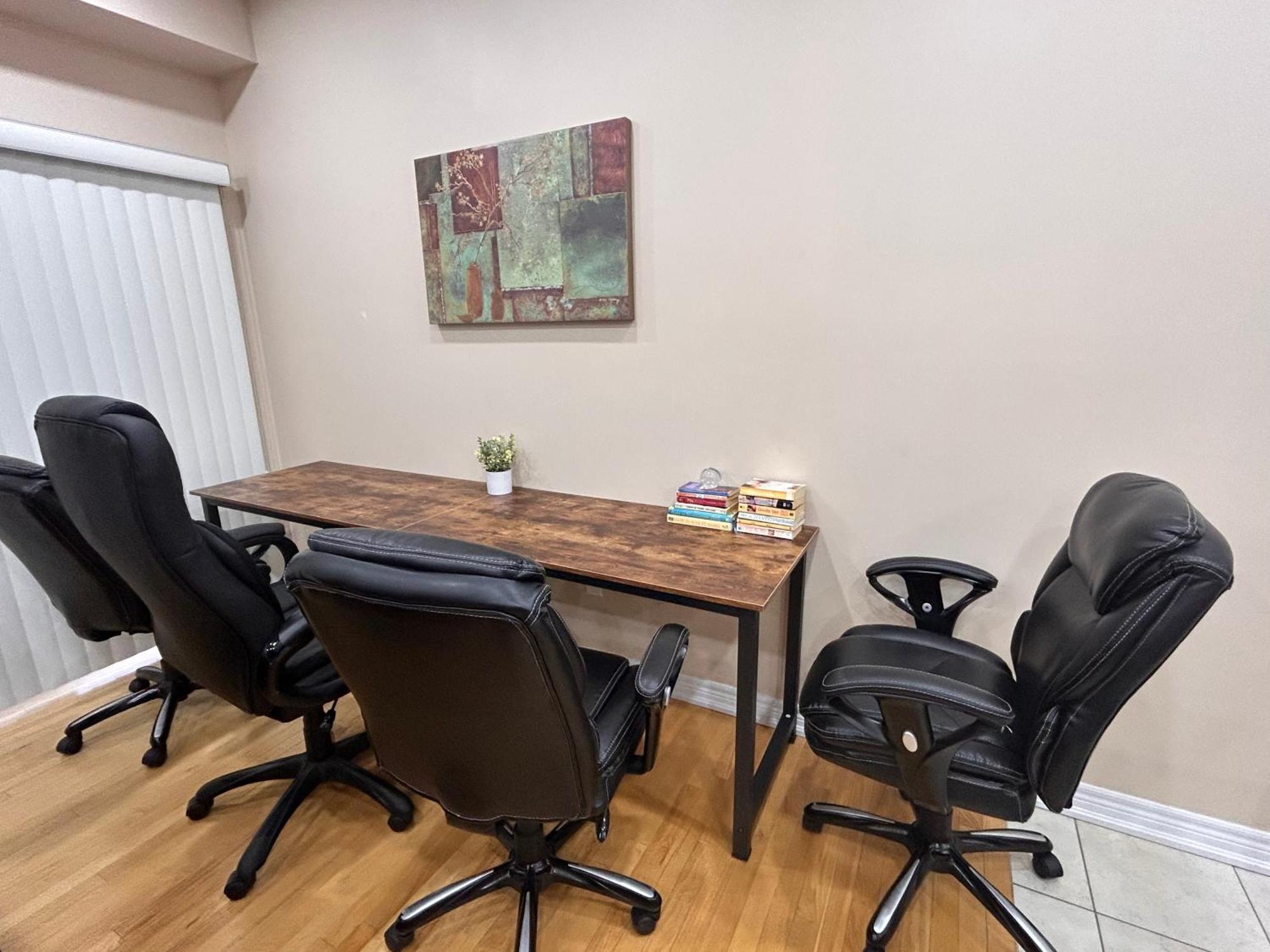 Avid Vacation Palace In Castlemore , Brampton Esterno foto