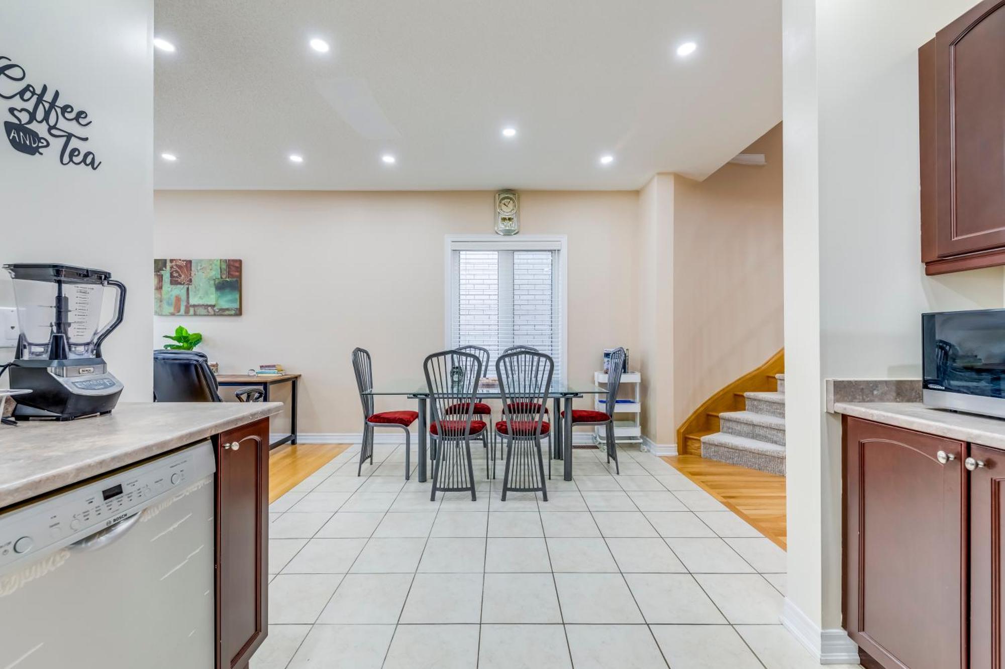 Avid Vacation Palace In Castlemore , Brampton Esterno foto
